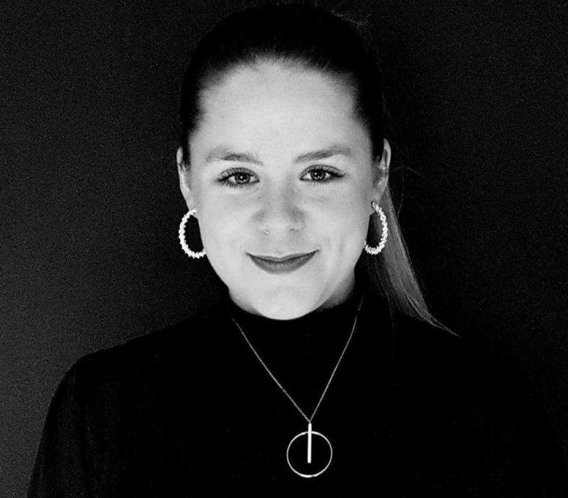 Maelys, syliste et coloriste chez scode coiffeur