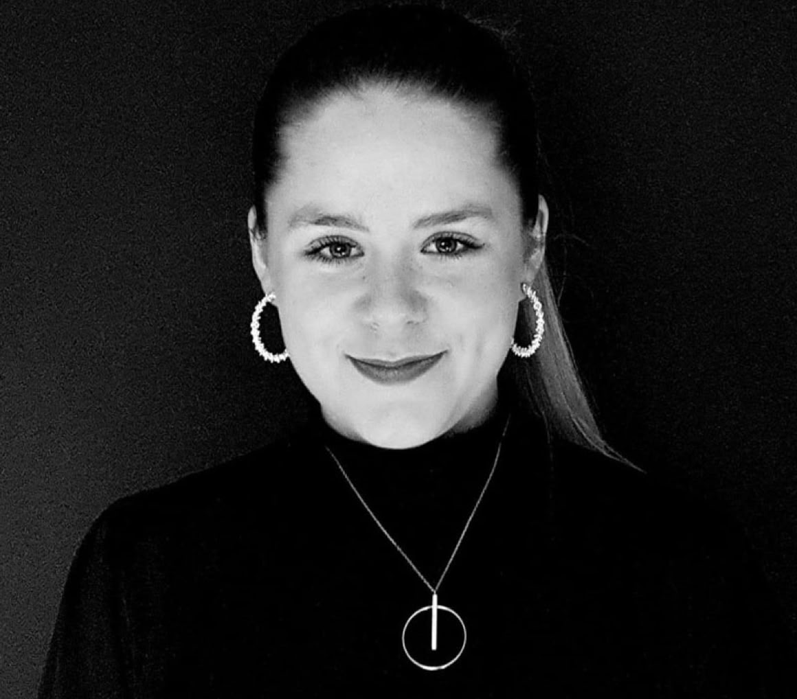 Maelys, syliste et coloriste chez scode coiffeur